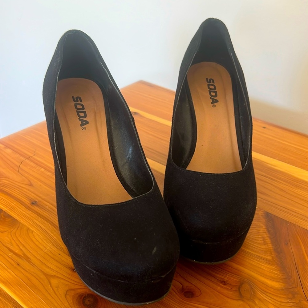 Black wedge
